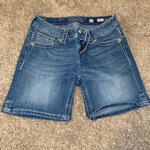 Miss Me mid-rise mid-shorts